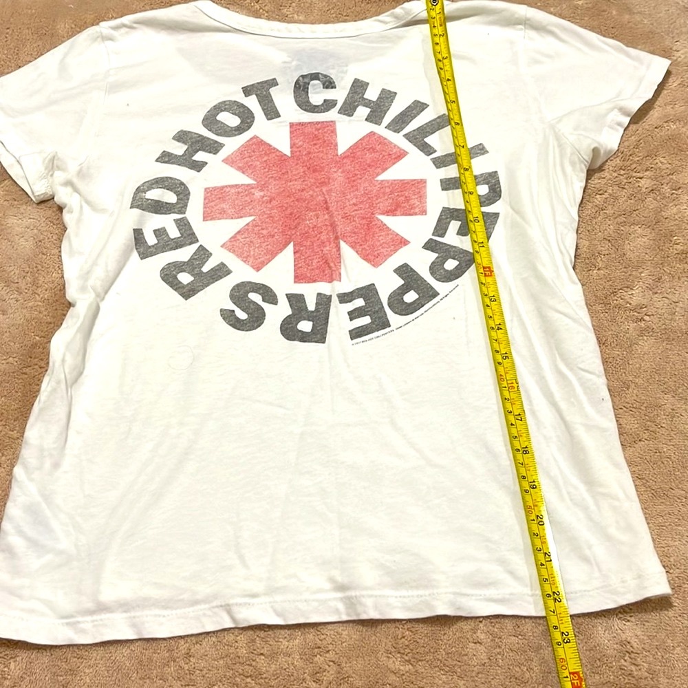 Vintage concert T, Unique & feminine Cut Out T size S